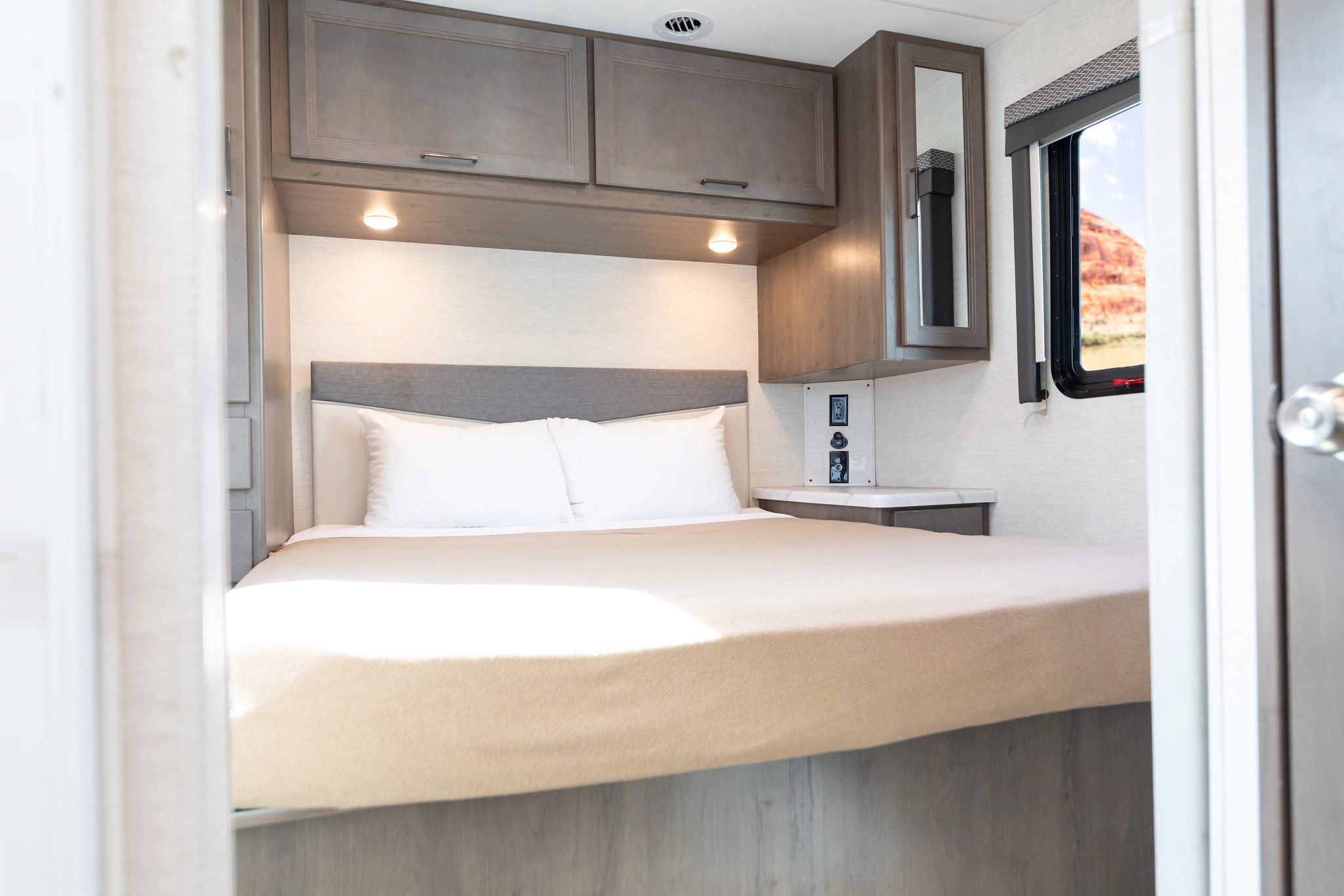 El Monte Class C Family Sleeper (FS) — exterior 2