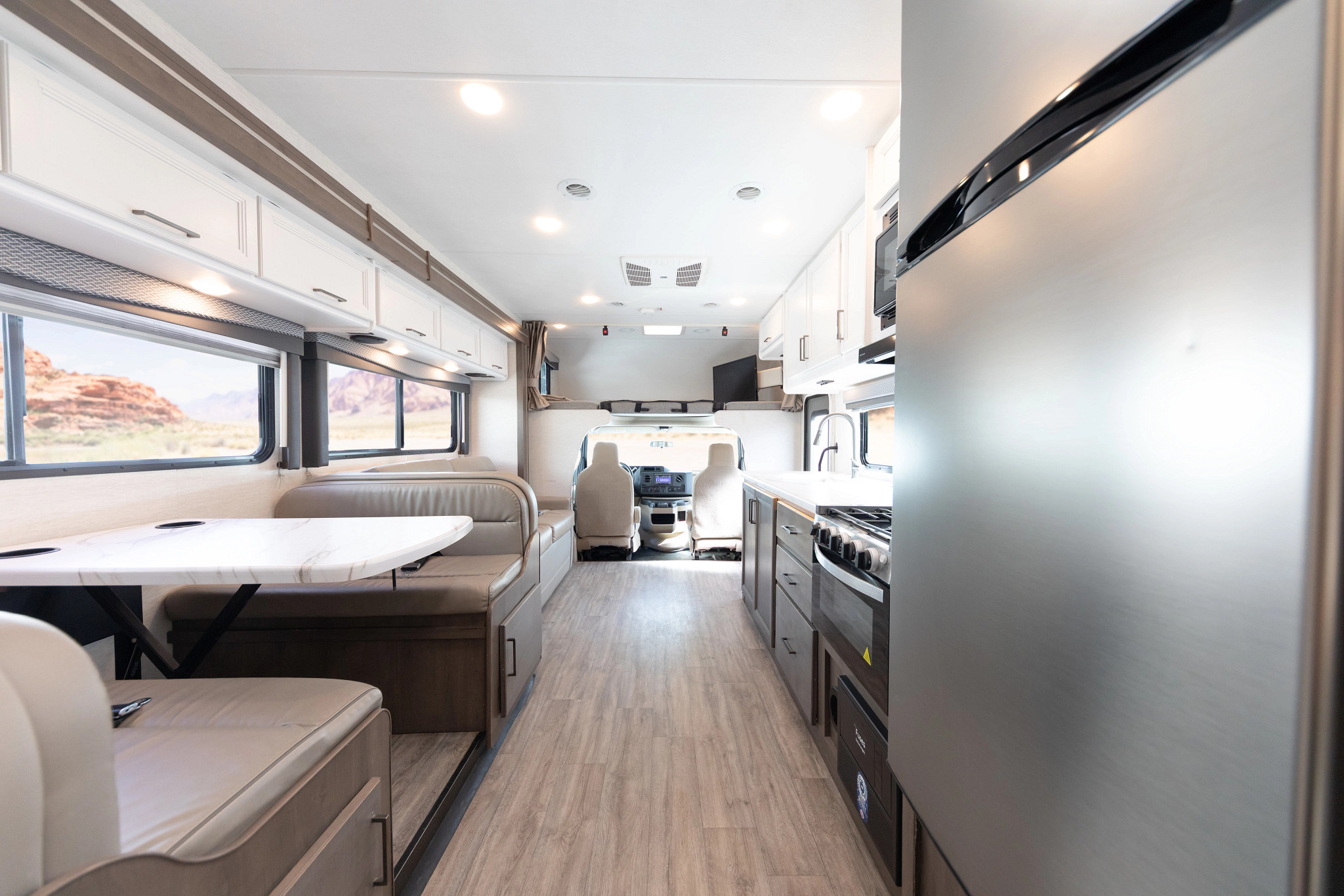 Salón y cocina — El Monte Family Sleeper (31MV)