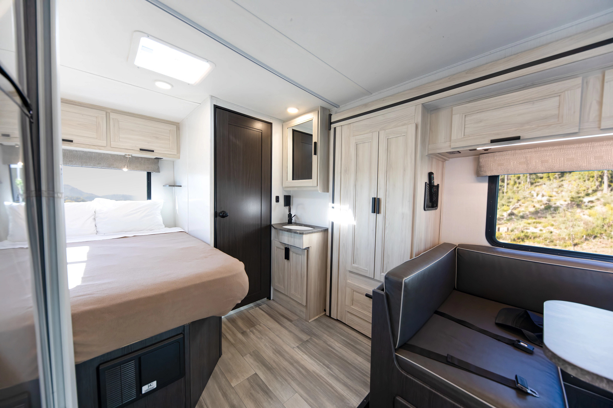 Cama sobre cabina — El Monte Class C Medium