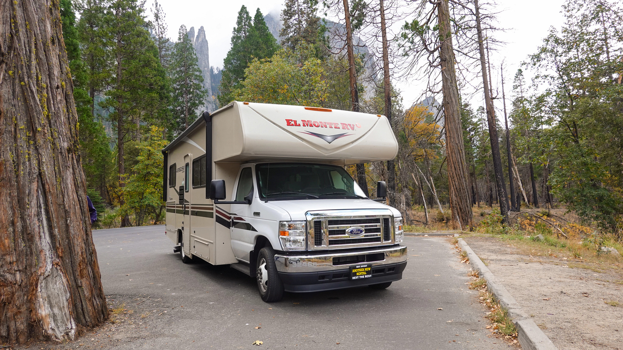 El Monte Class C en ruta por Yosemite
