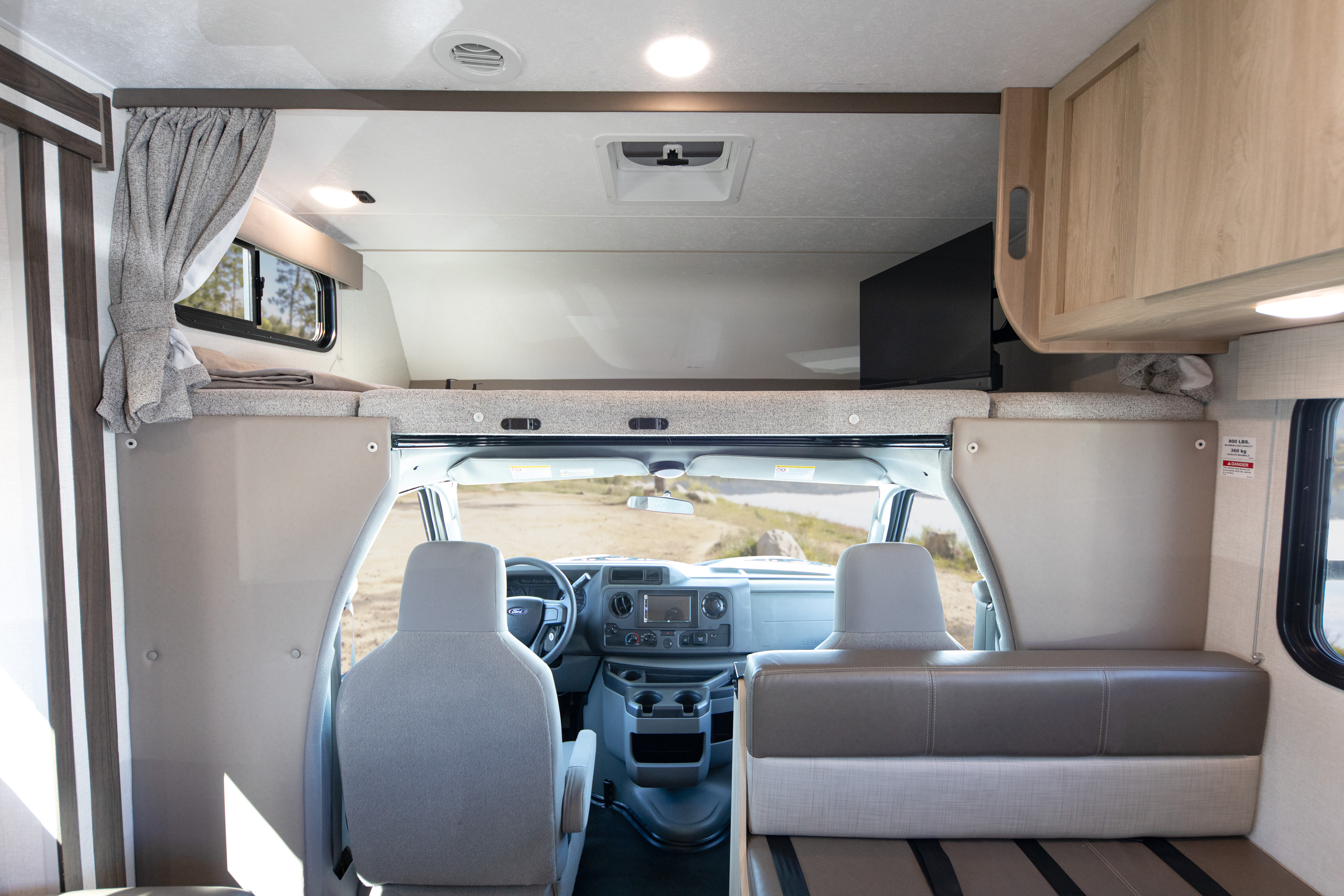 Road Bear RV Class C Motorhome W/Slide-Out (P)