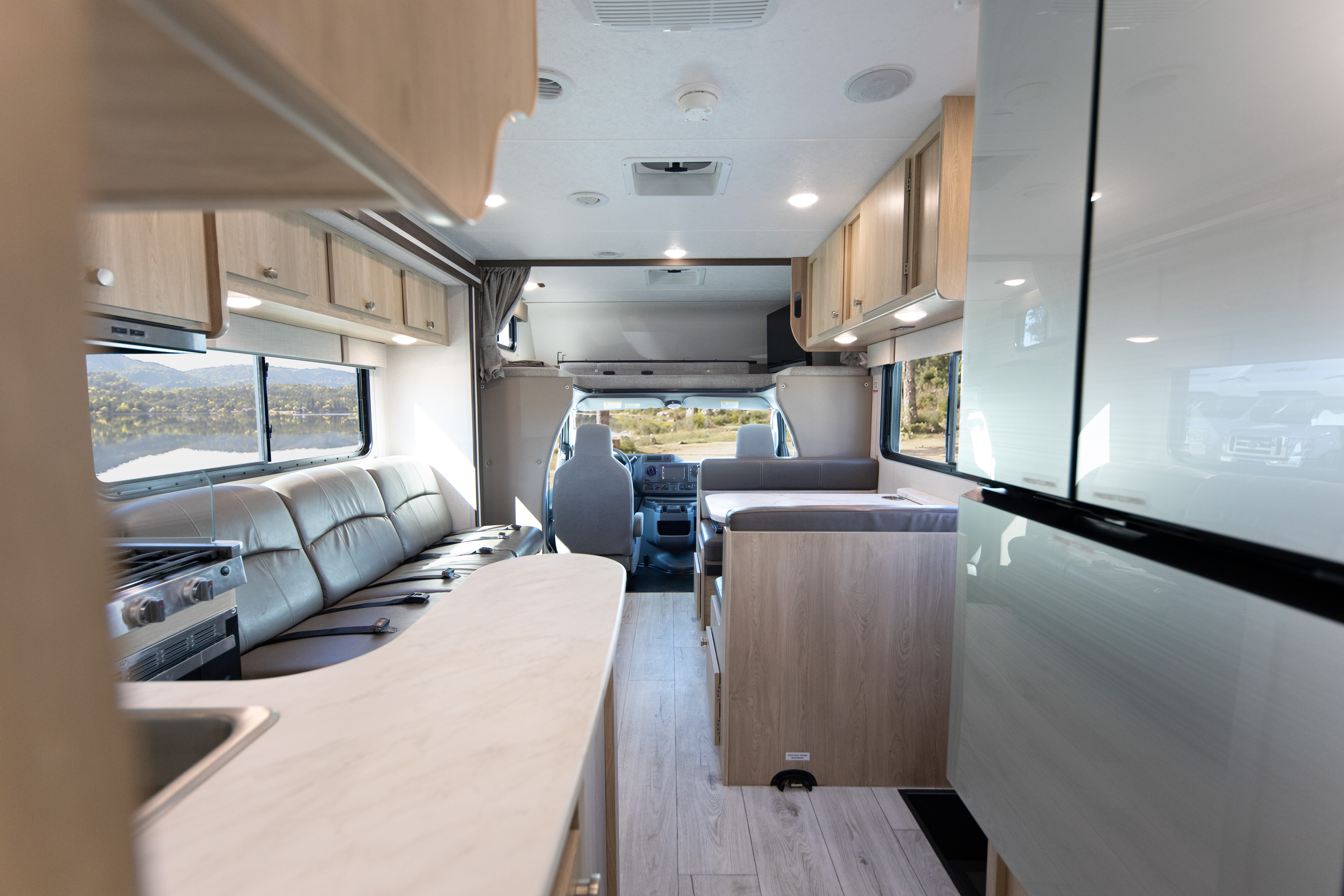 Road Bear Class C W/Slide-Out (P) 260B — exterior 2