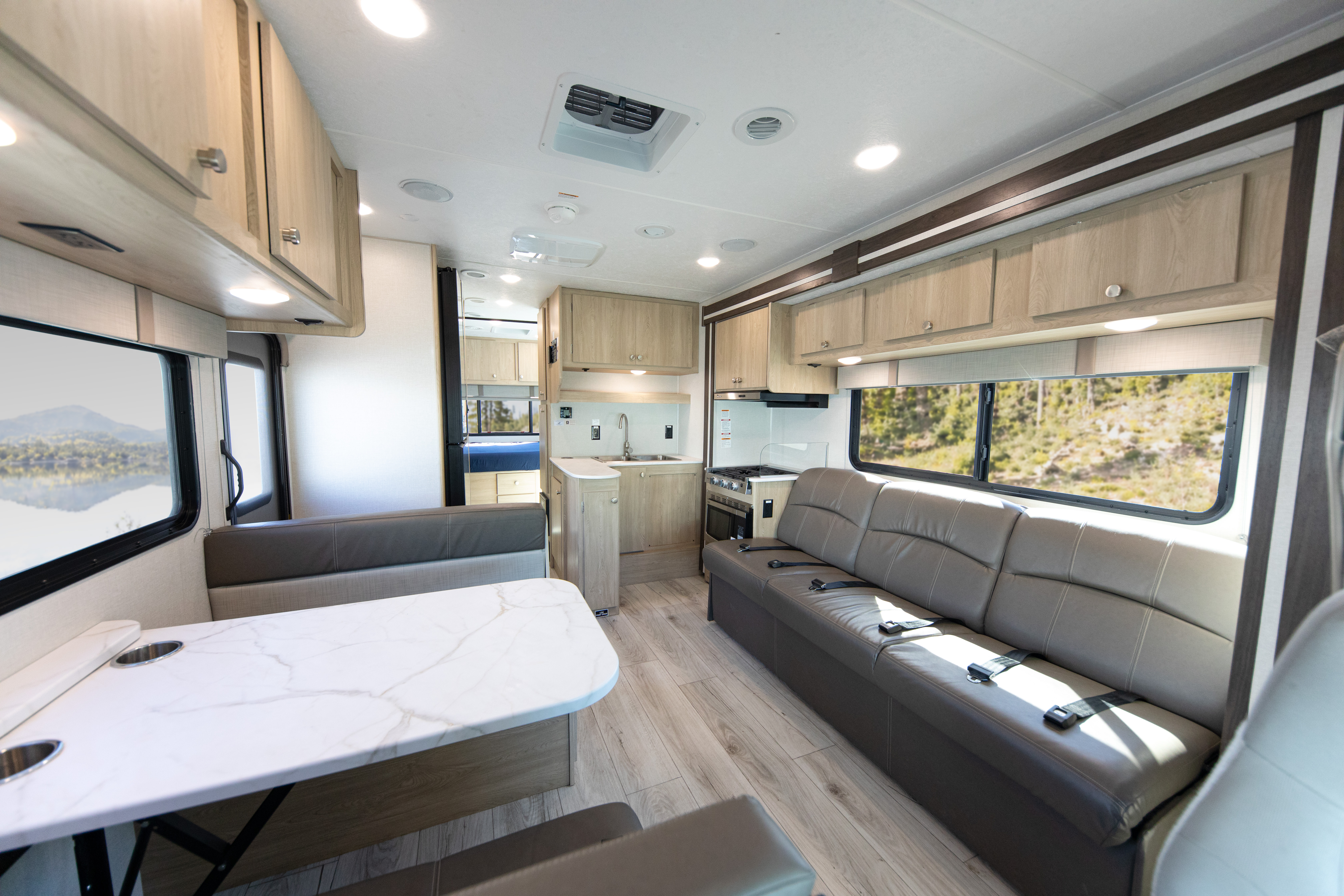Road Bear Class C W/Slide-Out (P) 260B — interior 2