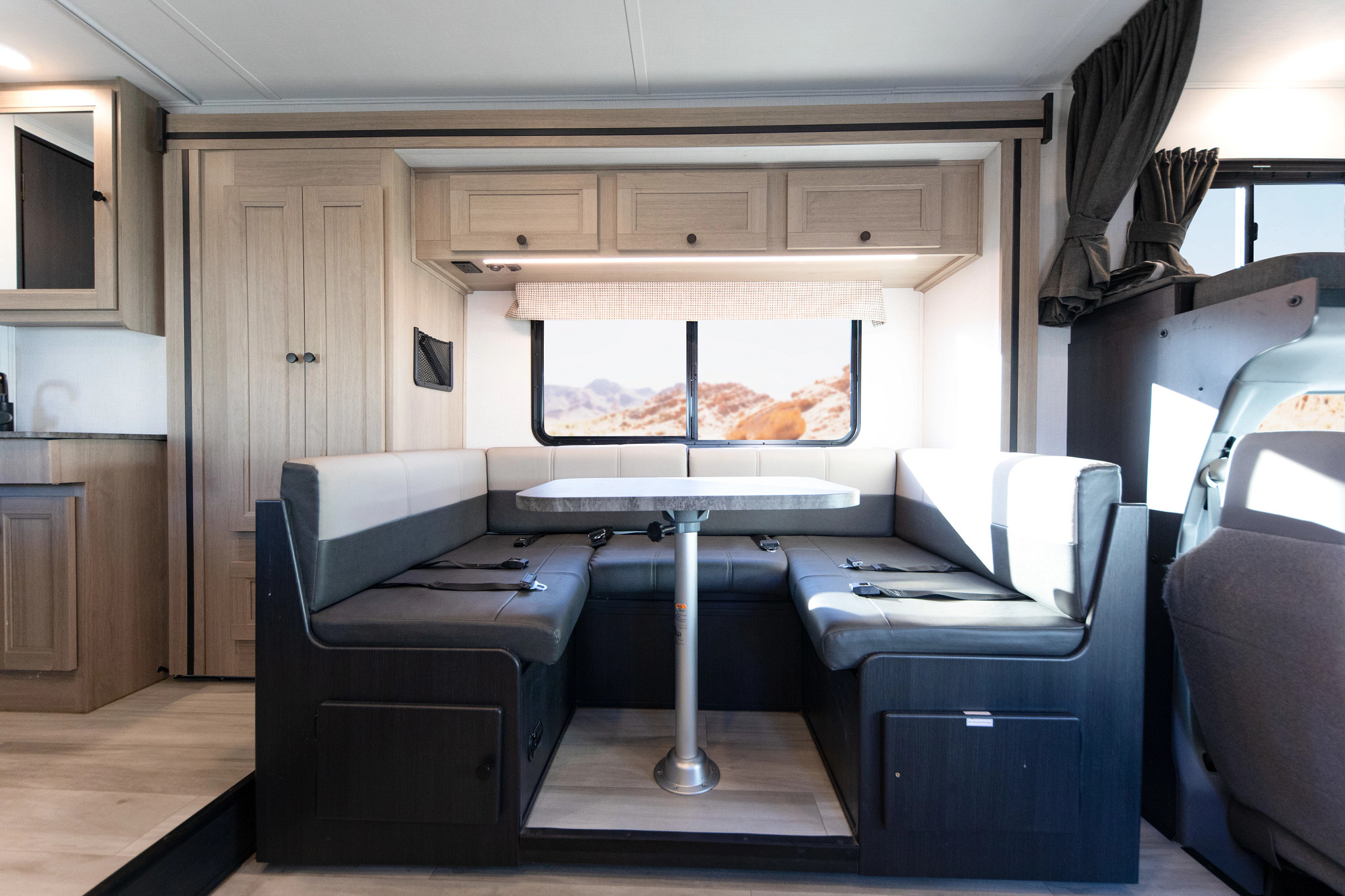 Dinette — Road Bear Non-Slide