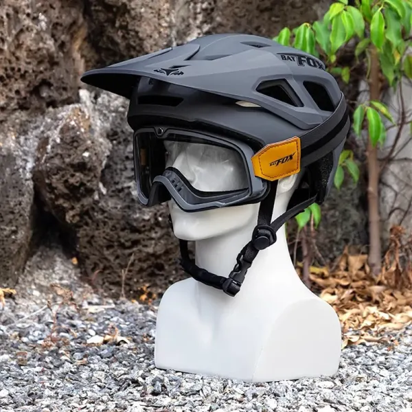 Sport: BATFOX Bicycle Helmet MTB With goggles Adjustable Road Mountain Bike Helmet Sports Equipment Safety