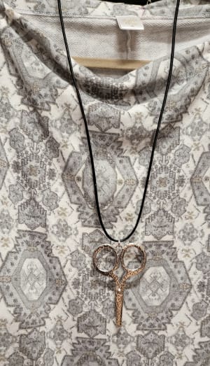 Large textured scissor necklace 3
