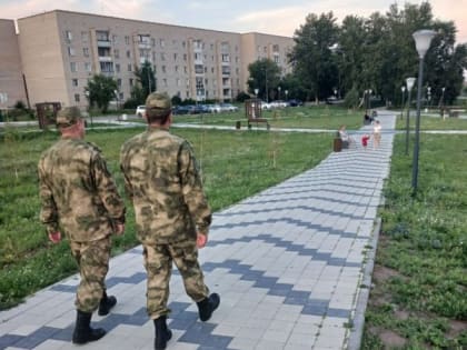 Казаки охраняют общественный порядок в Троицке
