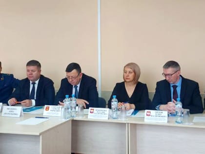 Налоговики приняли участие в приеме населения по личным вопросам в Красноармейском районе