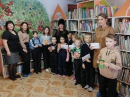 Дети участников СВО изготовили открытки для солдат к 23 февраля