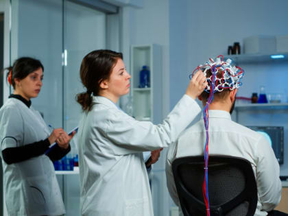 Челябинской областной детской клинической больнице подарили аппарат для электроэнцефалографии