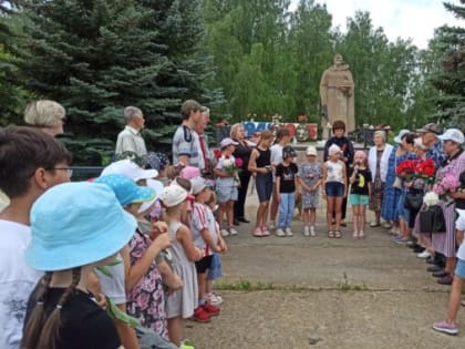 СВЕЧА ПАМЯТИ ЗАЖГЛАСЬ В СЕРДЦАХ СЕЛЯН