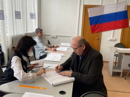 Глава Центрального района города Челябинска, Виктор Ереклинцев, поделился своими впечатлениями об участии в голосовании на Выборах Президента Российской Федерации