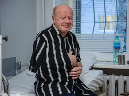 Тёплые объятия друга обернулись для 66-летнего южноуральца переломом лопатки