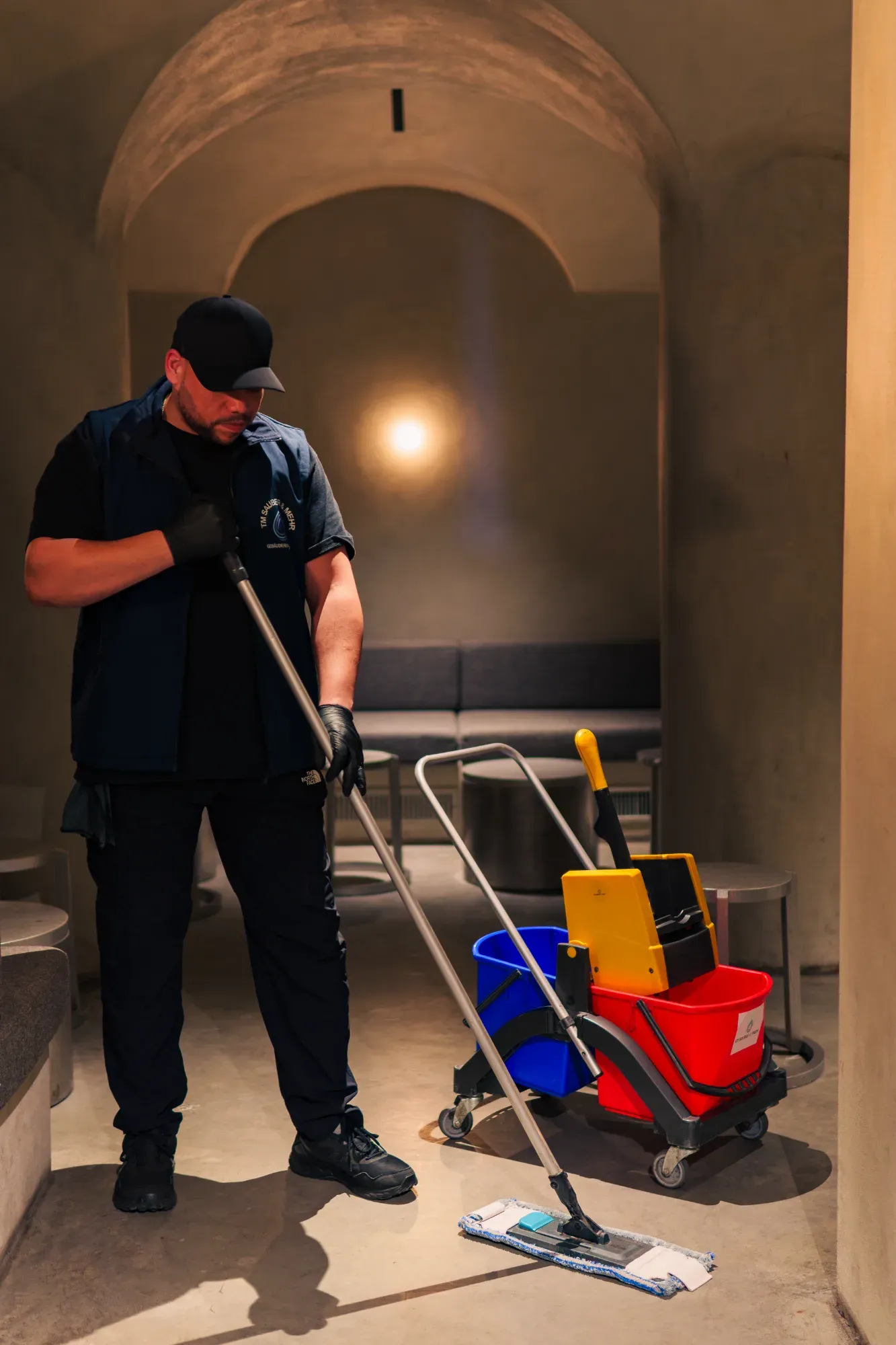 Reinigung mit Putzen