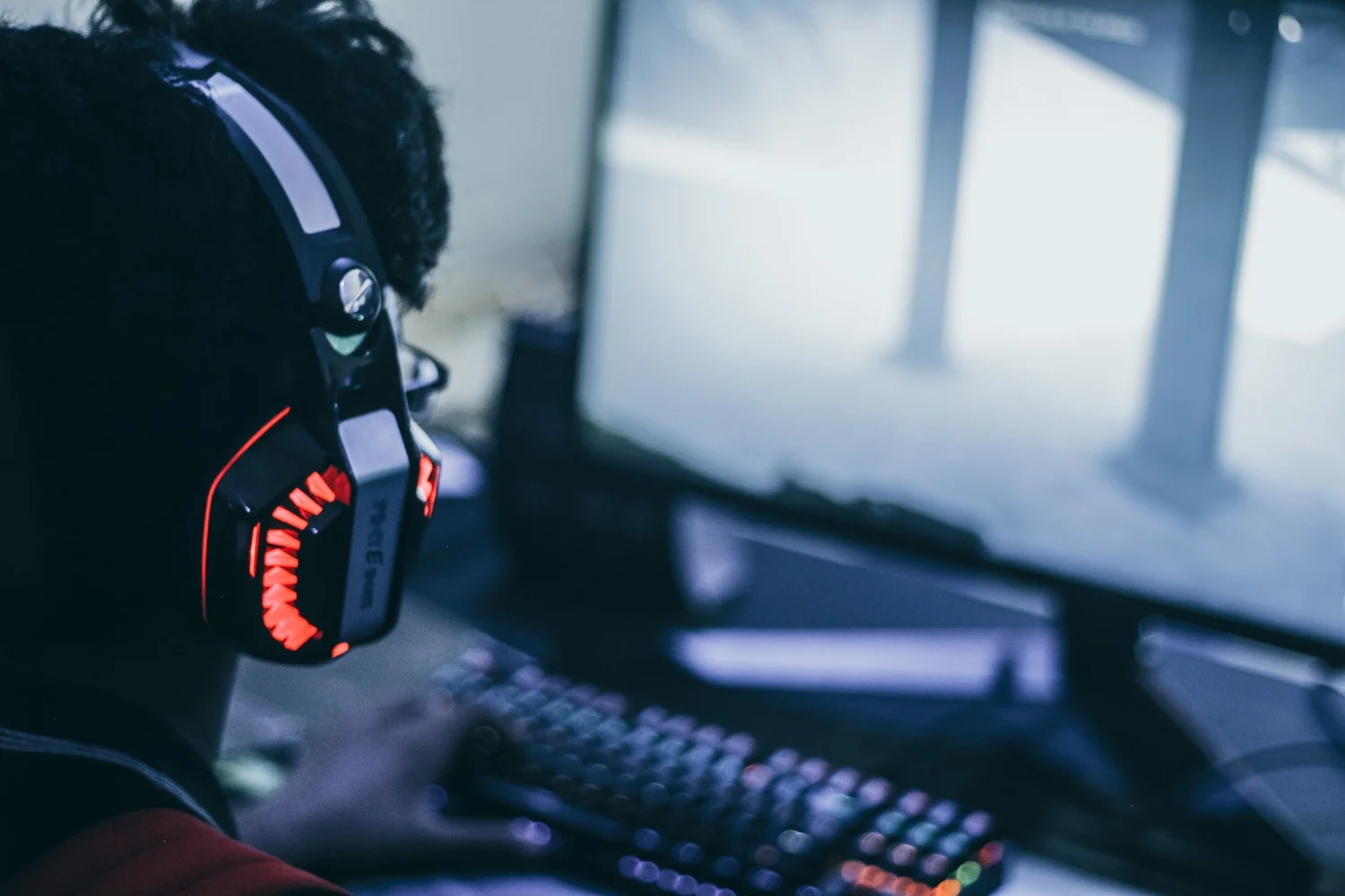 What is the link between computer gaming and hate-based ideologies?