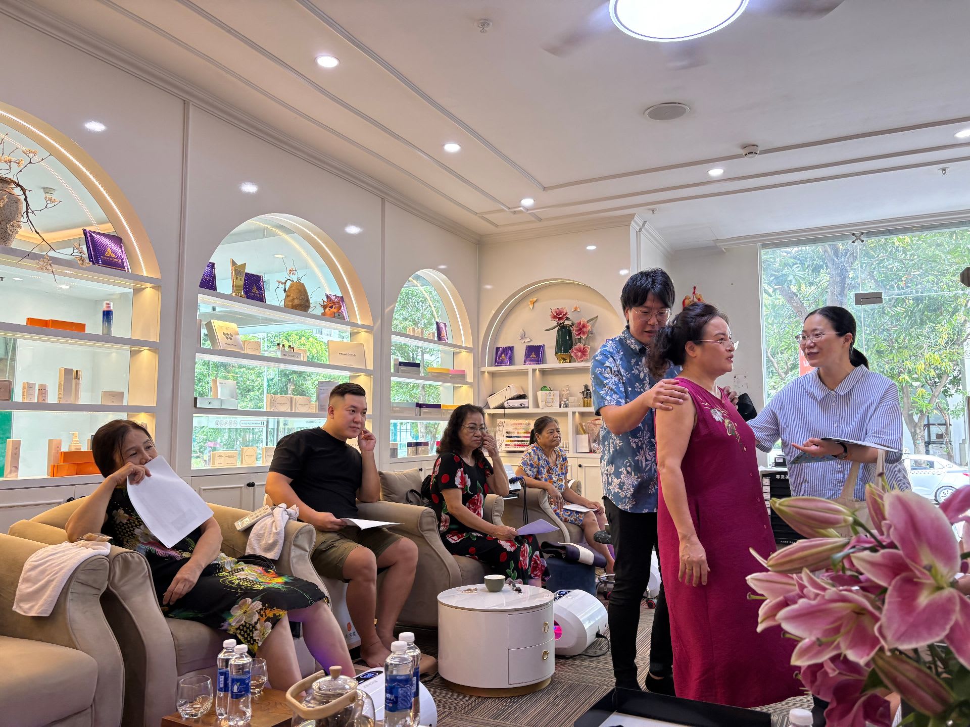 Chủ tiệm làm tóc
