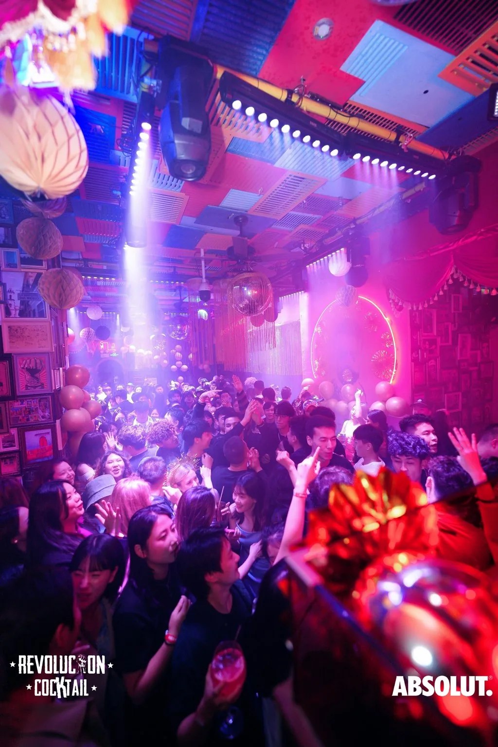 Crowded dance floor at Revolucion Cocktail Shenzhen