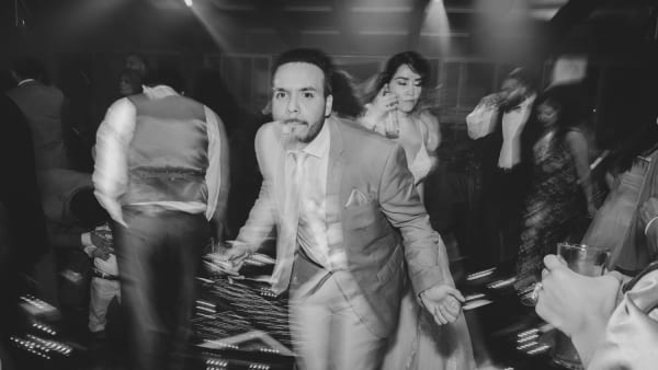 Pareja de novios durante su boda en Tijuana