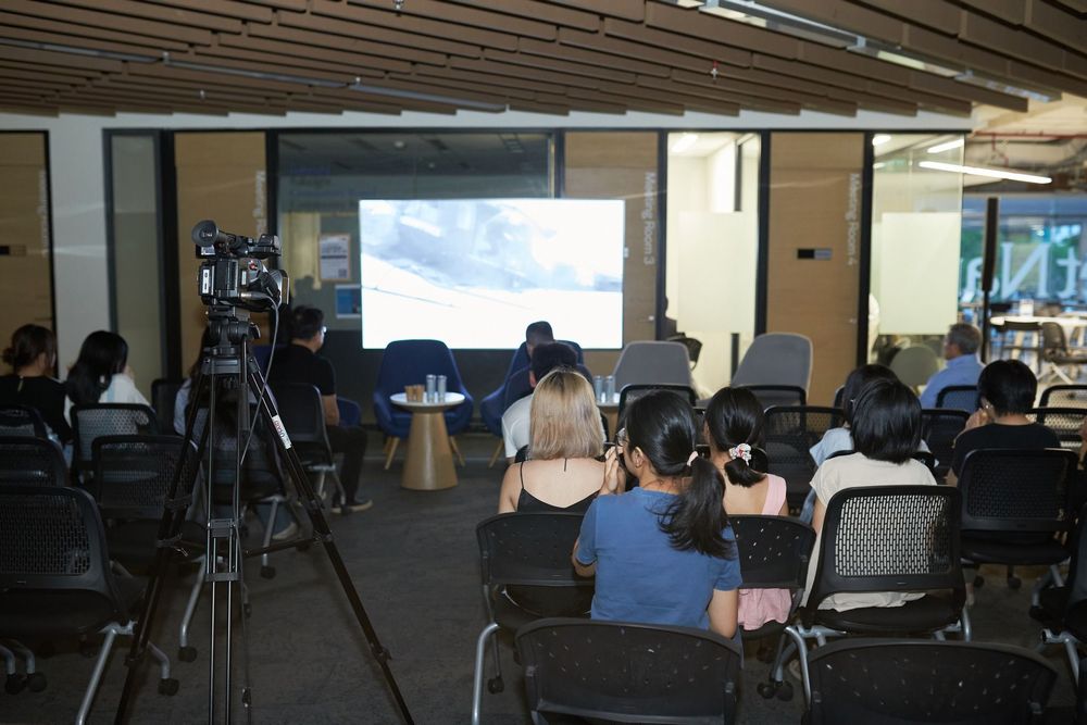 "Màn ảnh, chiến tranh & hòa bình": Những đứt gãy và kết nối