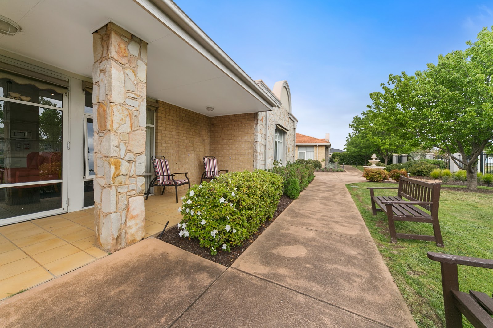 Sutton Park Aged Care - Aged Care Home in Melton South | Caring Co