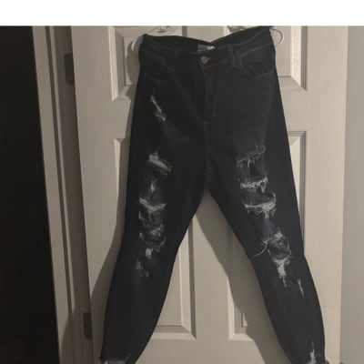 Women's Distressed Skinny Jeans