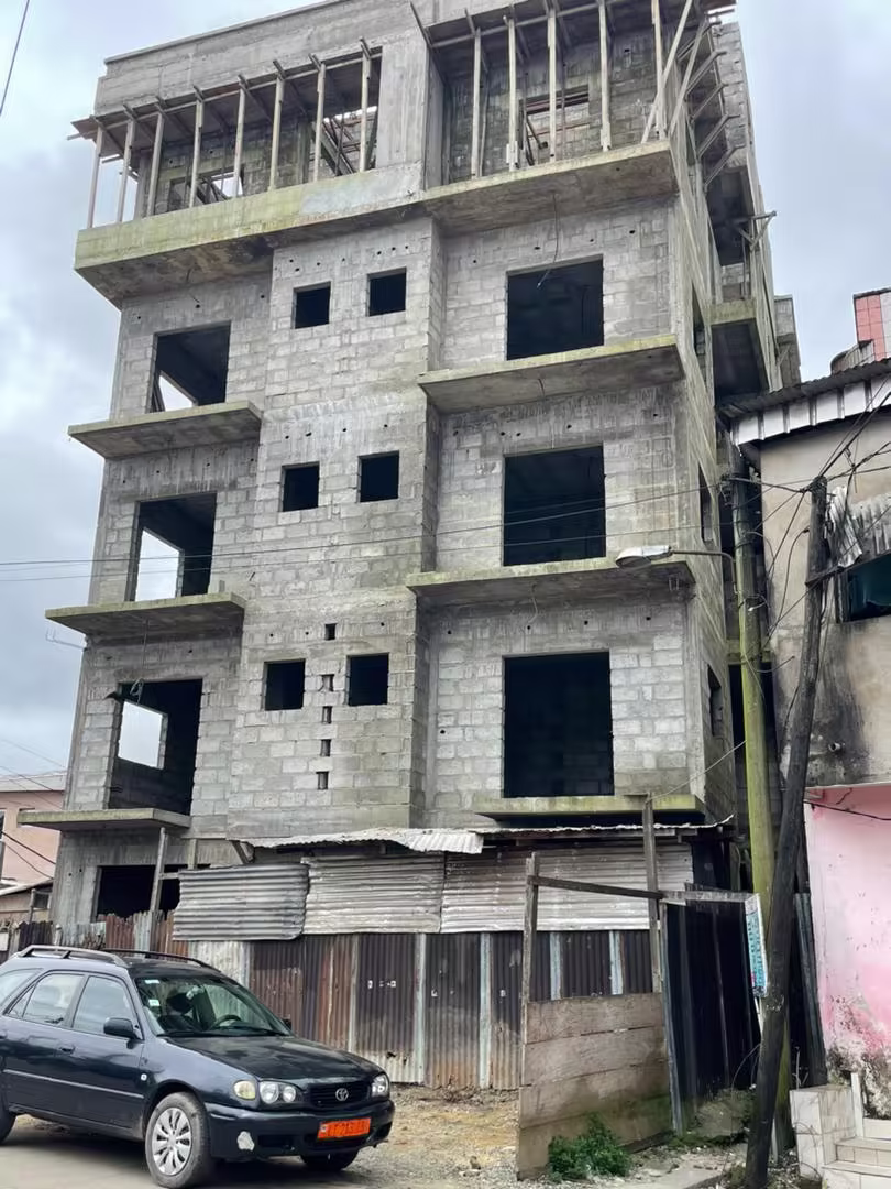 Construction d'un bâtiment R+4 à usage d'habitation - NKONGMONDO DOUALA_Image_1