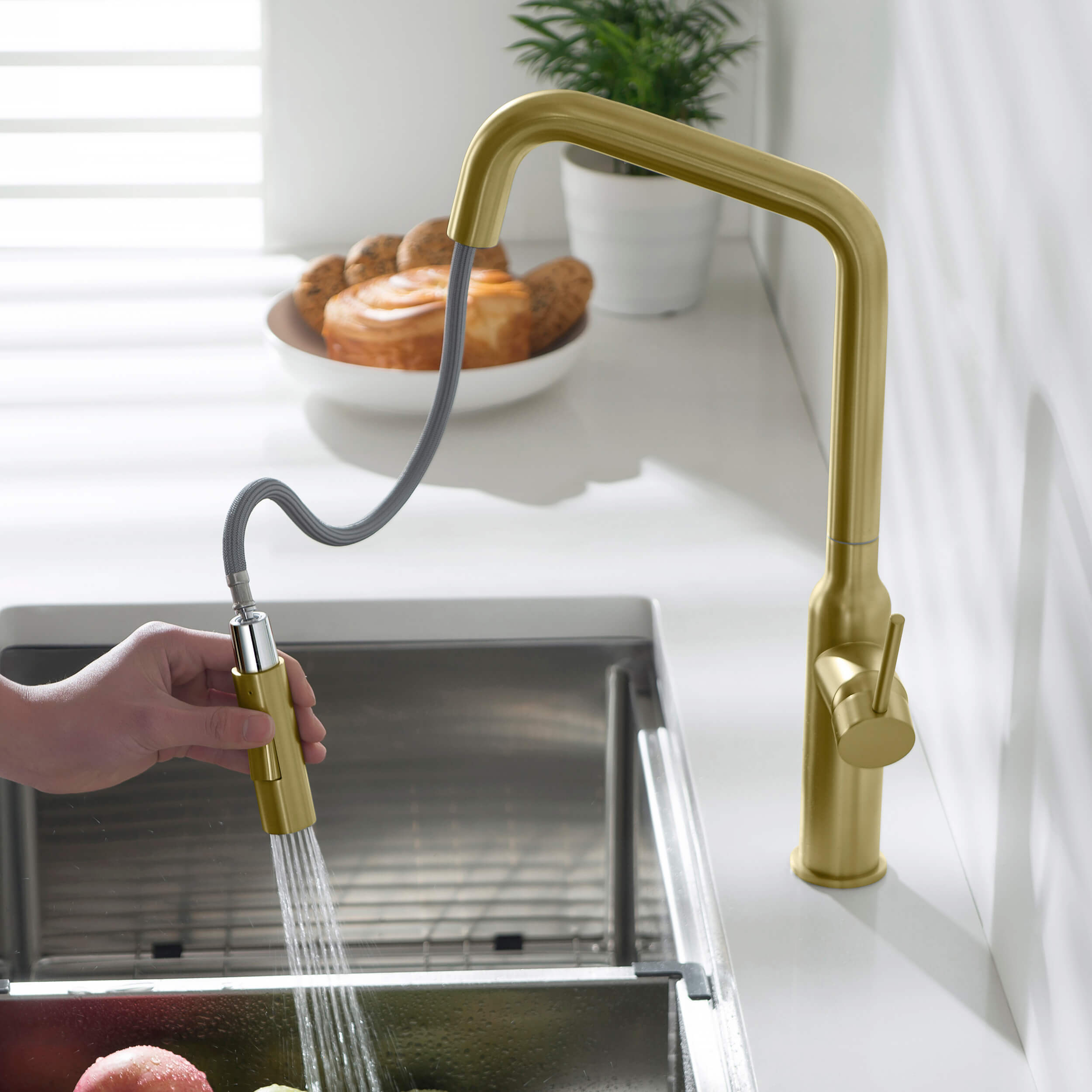 Macon Single Handle Pull Down Kitchen Sink Faucet - KKF2007 view 4