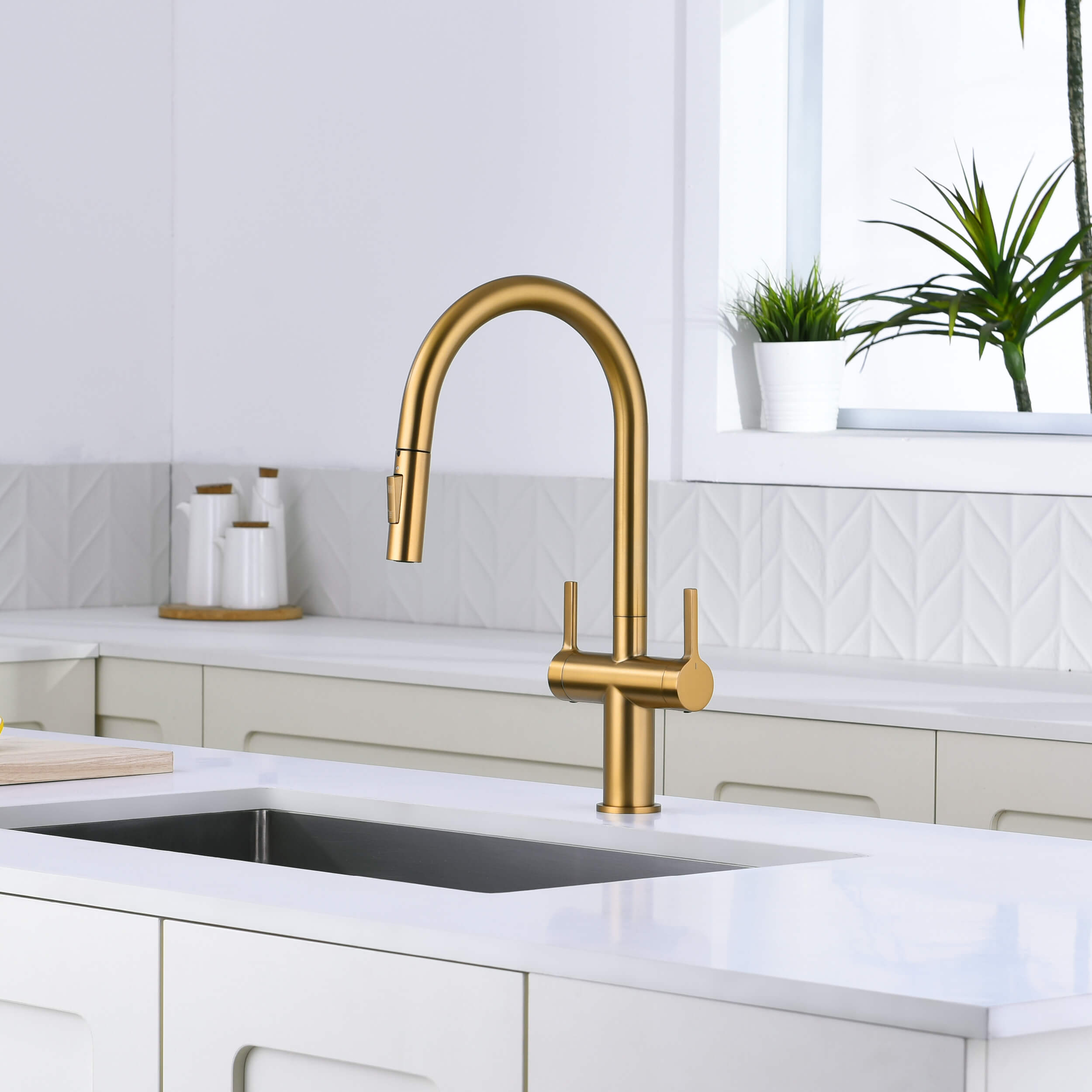 Novo Single Hole Two Handle Pull Down Kitchen Faucet - KKF2020 view 2