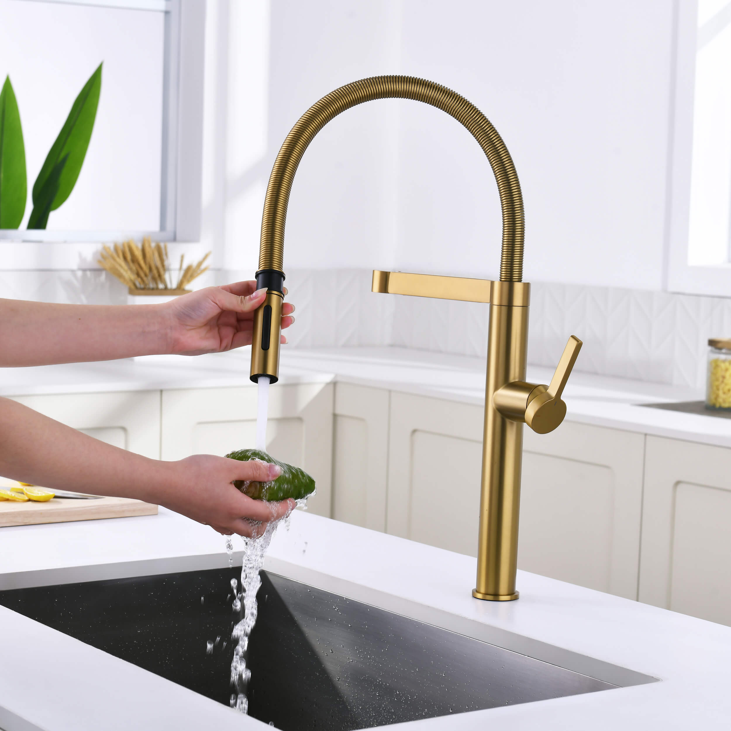 Novo Pro-style Single Handle Pull Down Kitchen Faucet - KKF2021 view 4