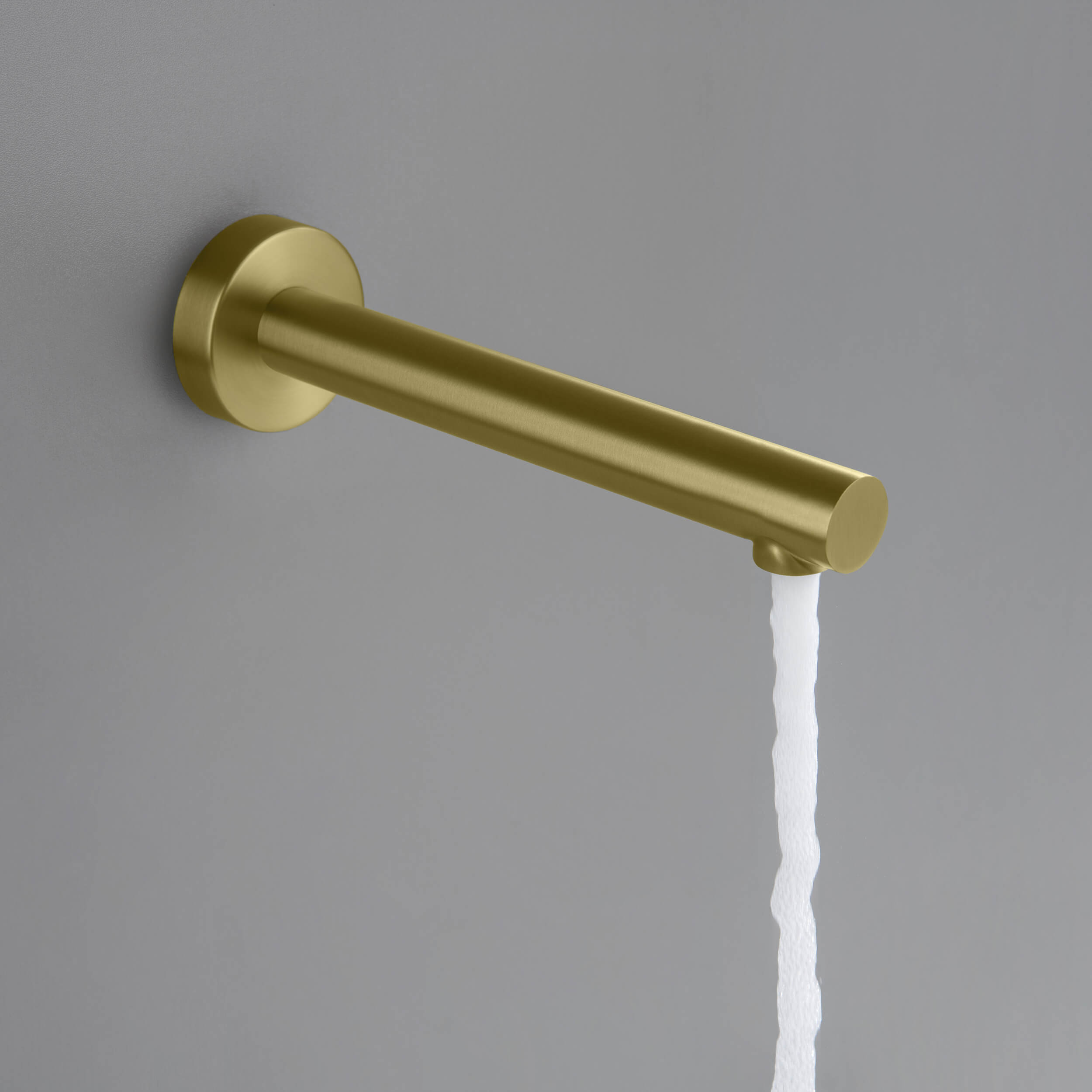 Circular Premium Tub Spout - TS100 view 2