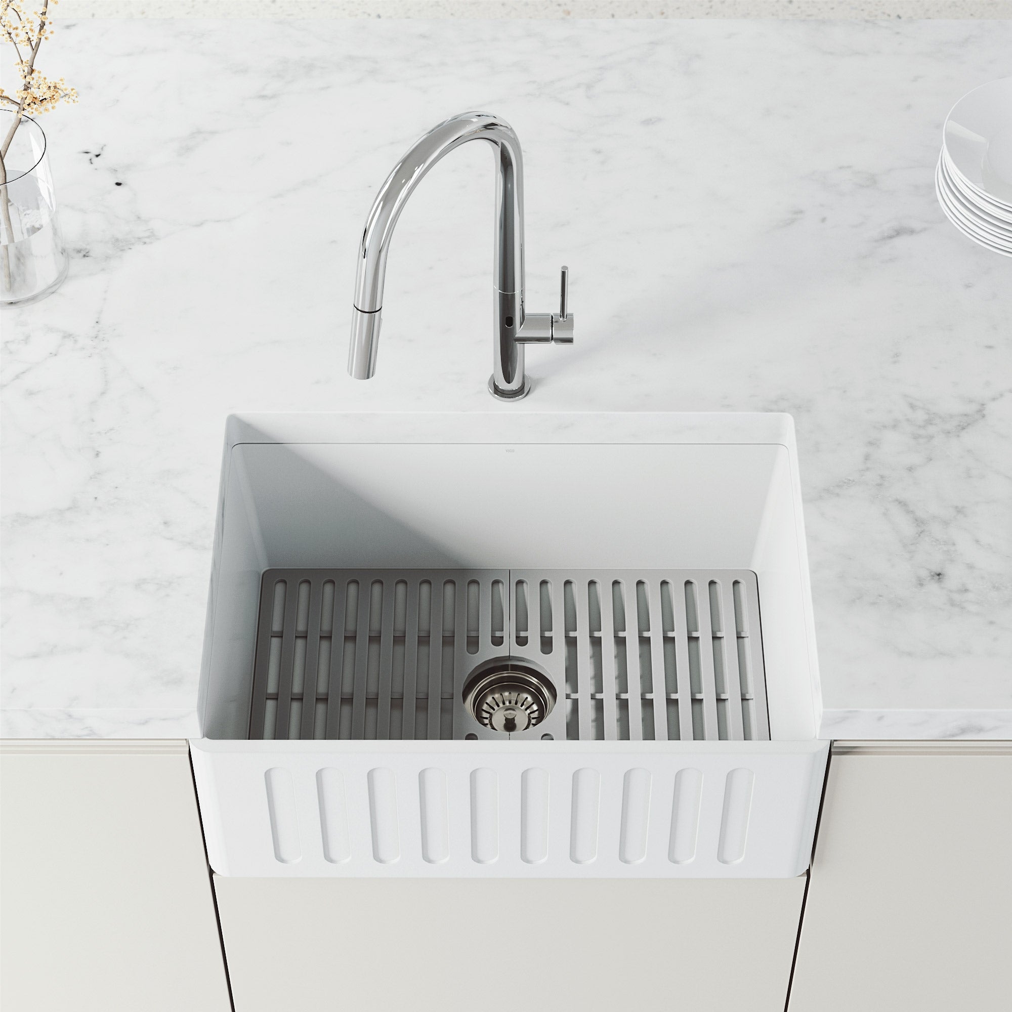 Greenwich Touchless Pull-Down Kitchen Faucet view 4