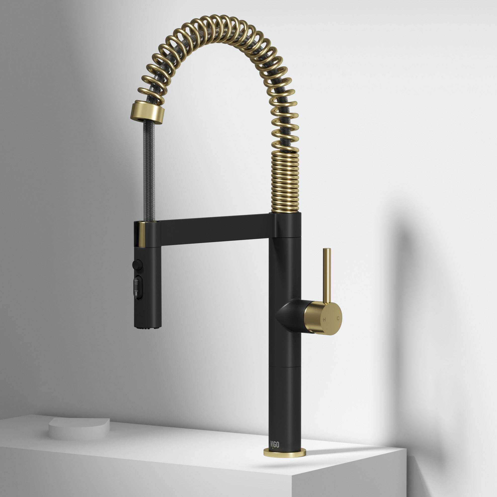 Edison Pro Pull-Down Spray Kitchen Faucet view 3