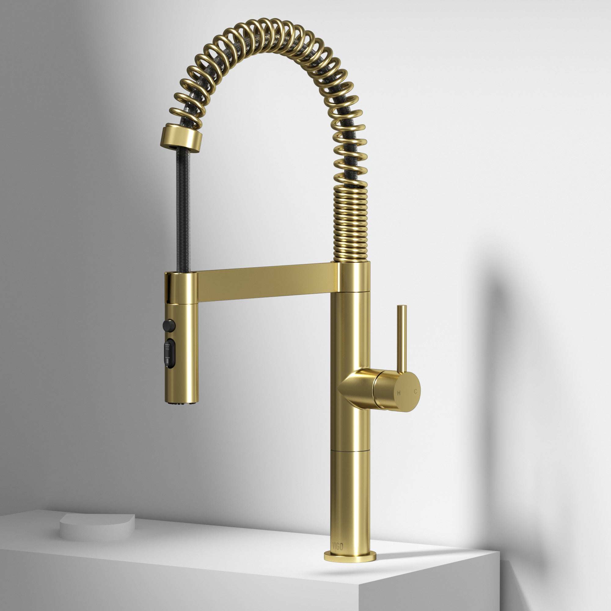 Edison Pro Pull-Down Spray Kitchen Faucet view 2
