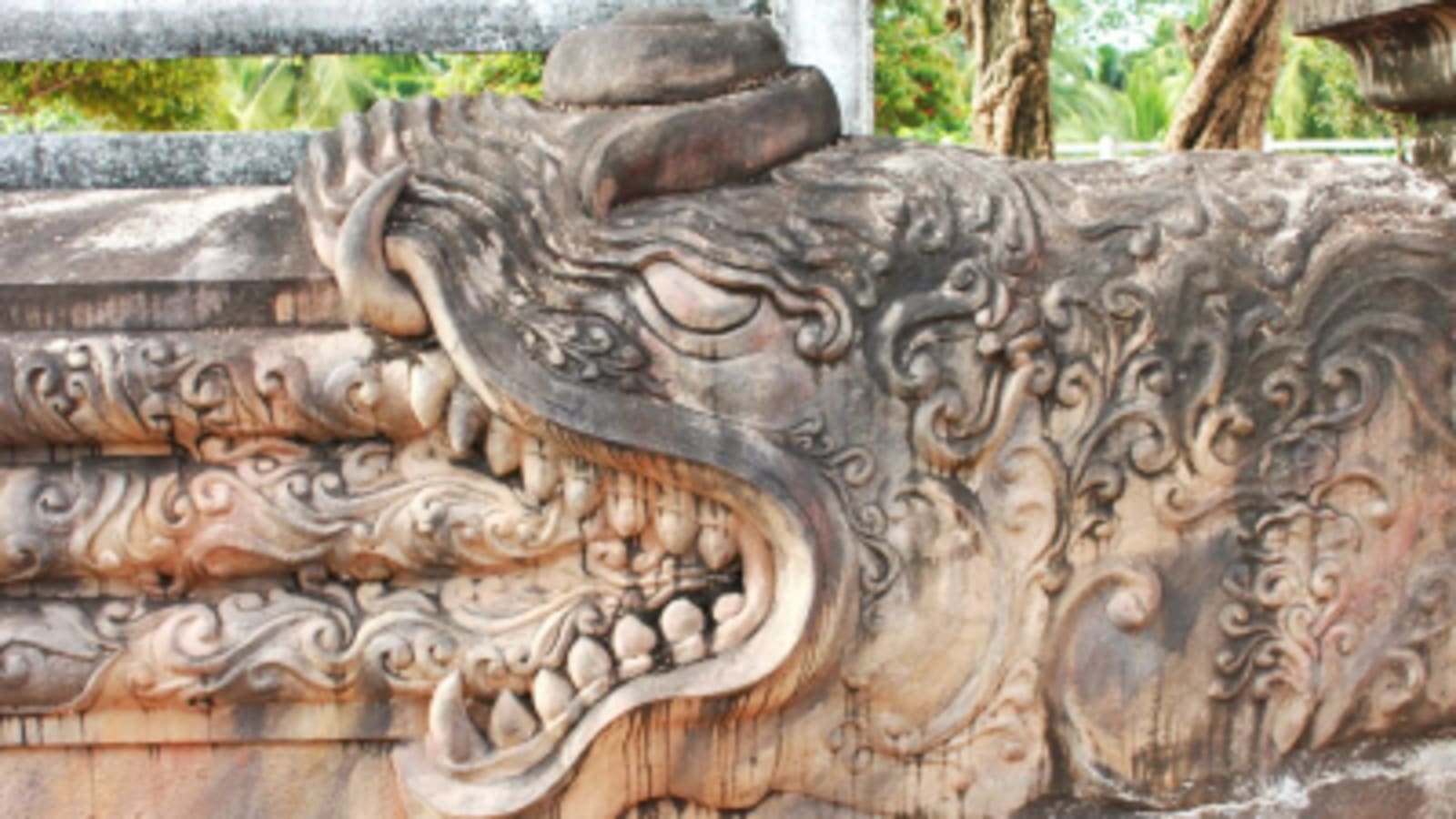 stone carvings in Anuradhapura