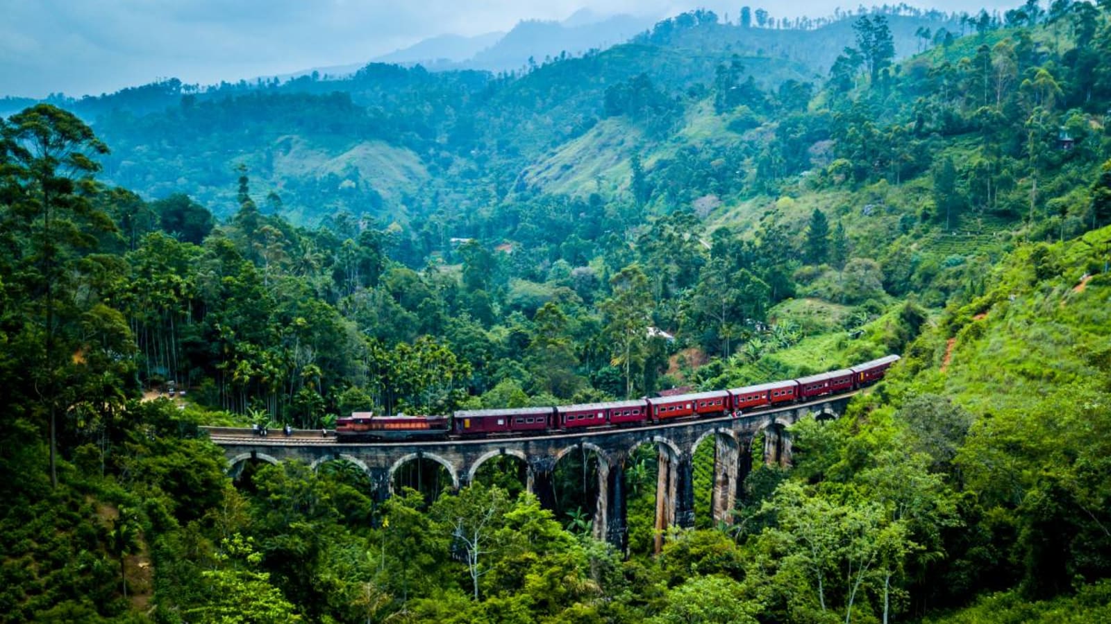 Nine Arch Bridge and train