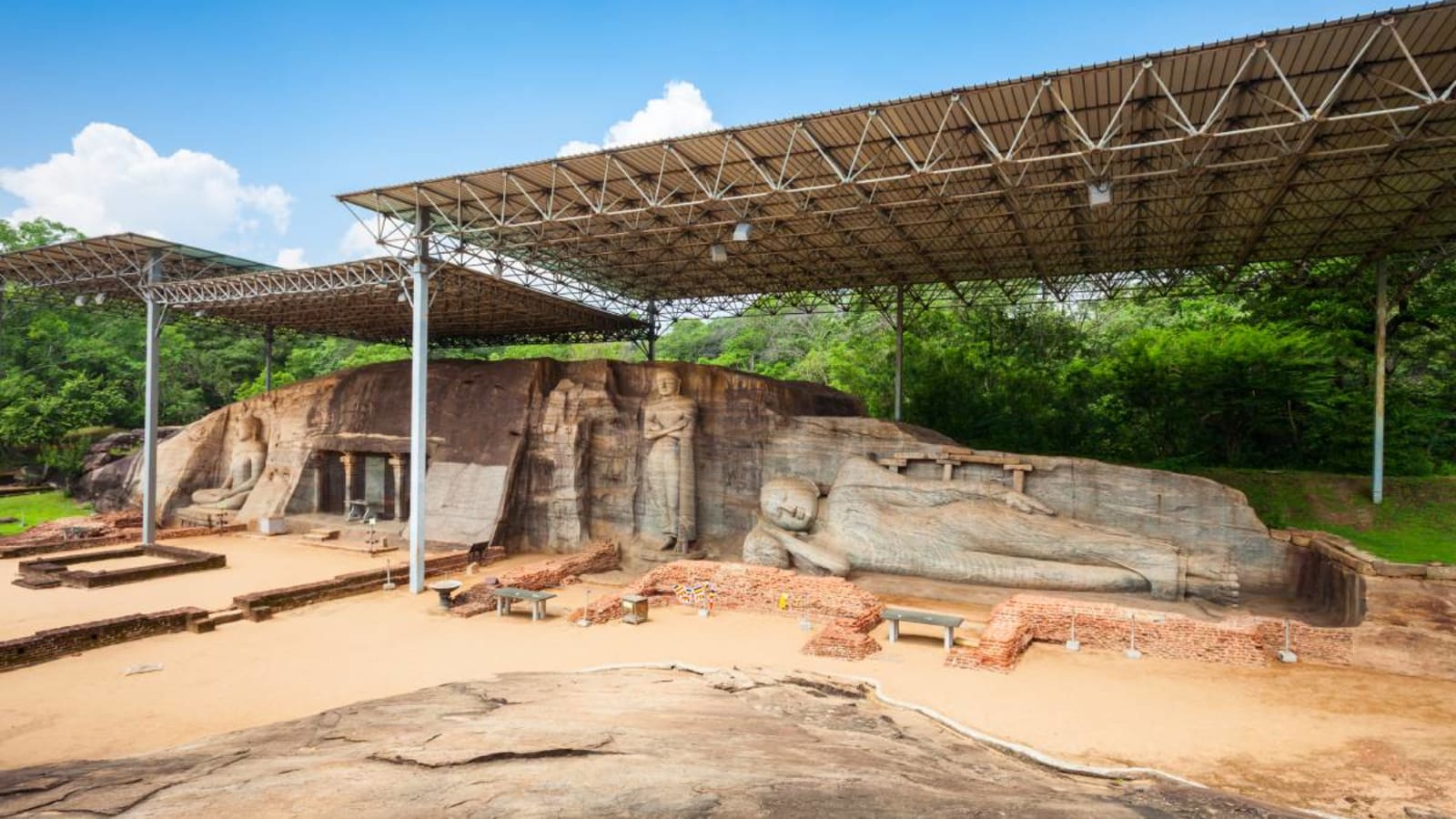 Reclining Buddha of Gal Vihara