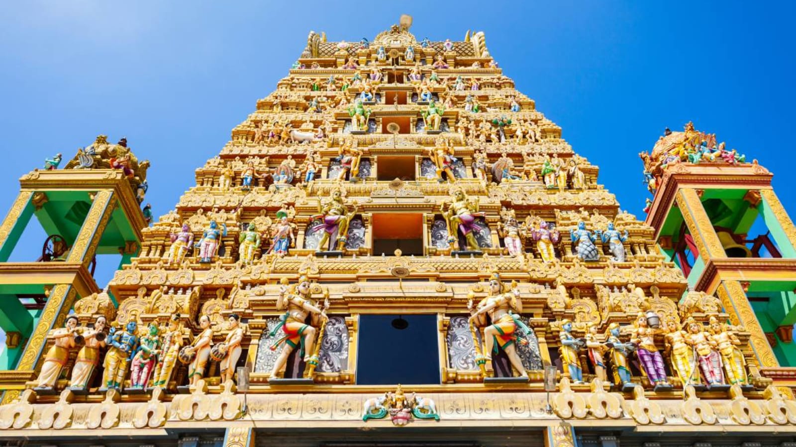 Colourful kovil in Jaffna