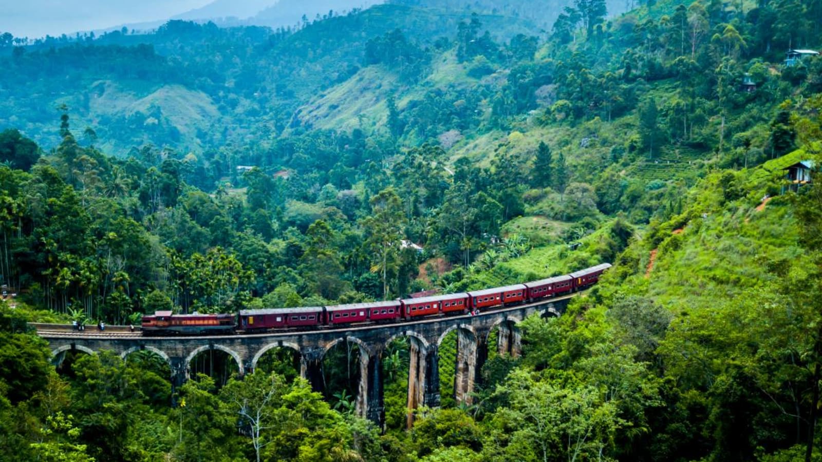 Train crossing Nine Arches Bridge