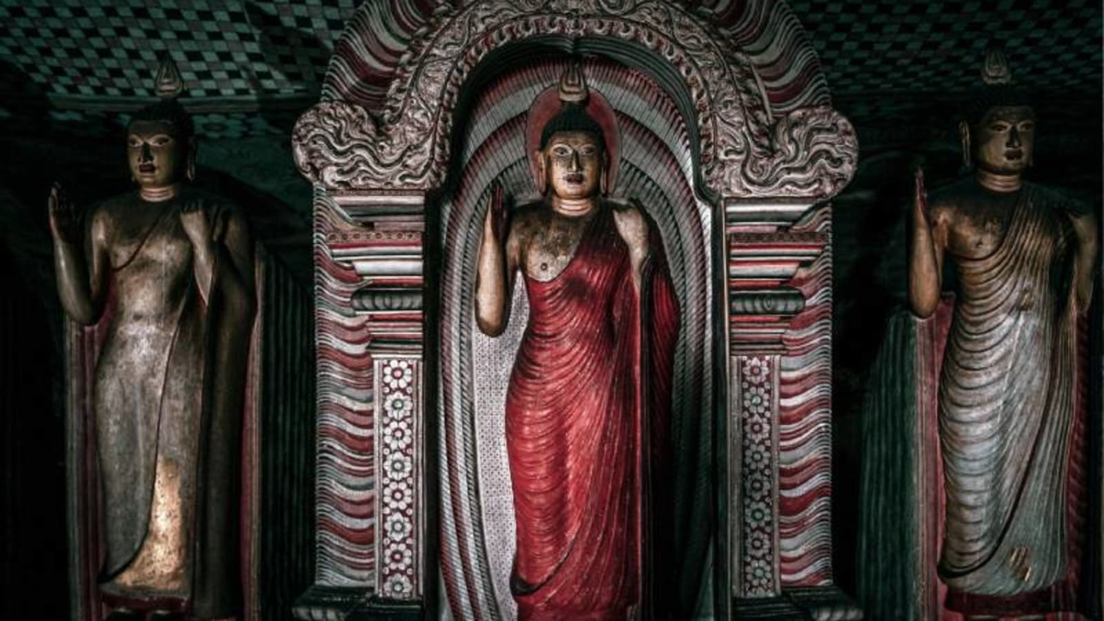 Buddha statues inside cave