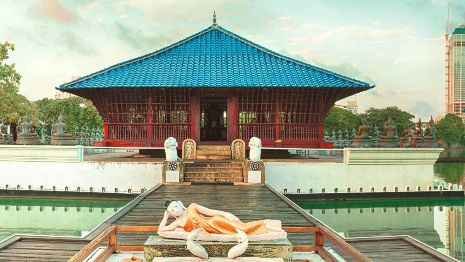 Beira Lake Seemamalakaya