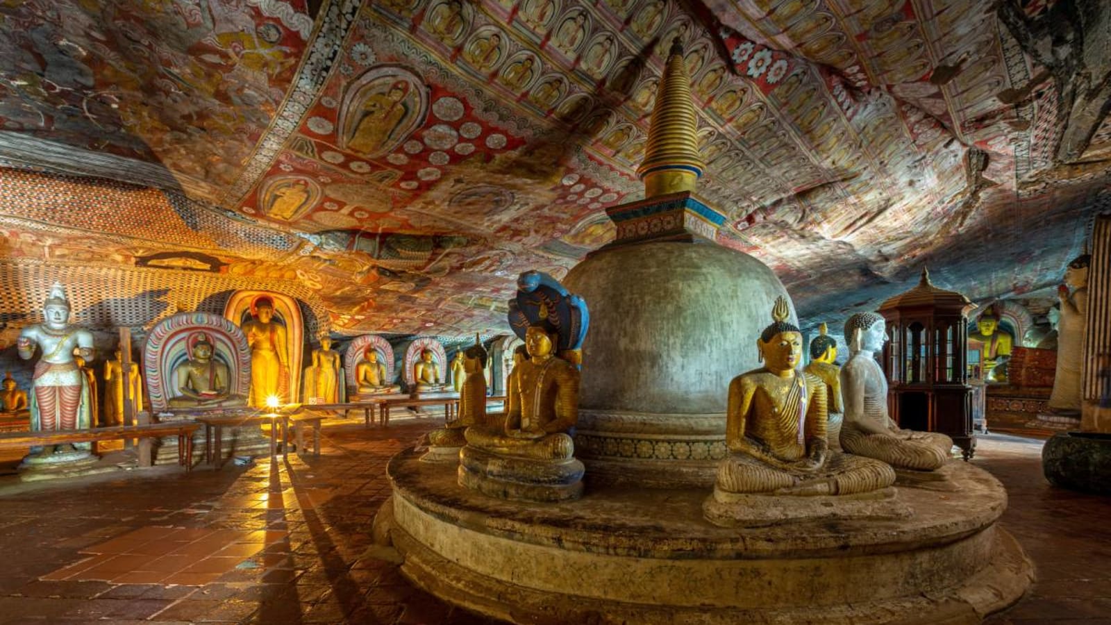 Budhha statues in Dambulla