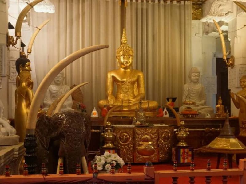 Temple of the Tooth interior