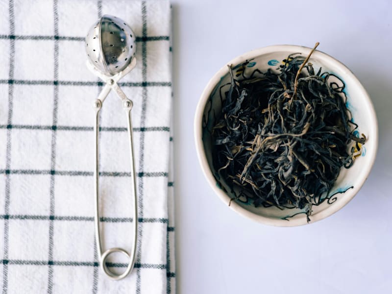 dried-tea-leaves