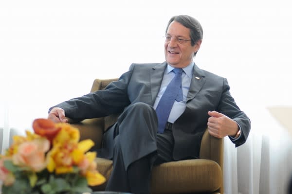 cyprus president Anastasiades in Finexpertiza network offices in Moscow