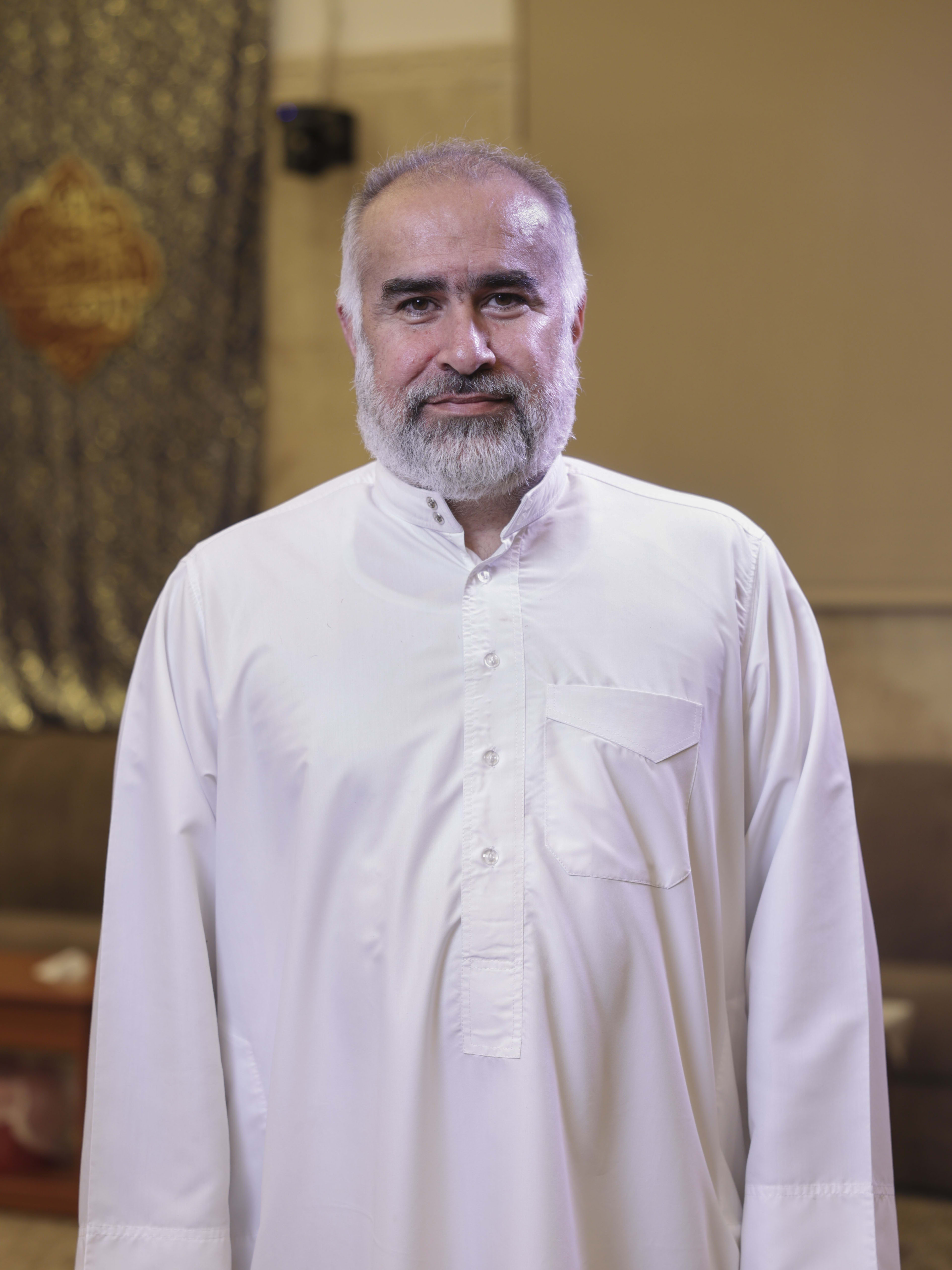 القارئ عارف أكبر
