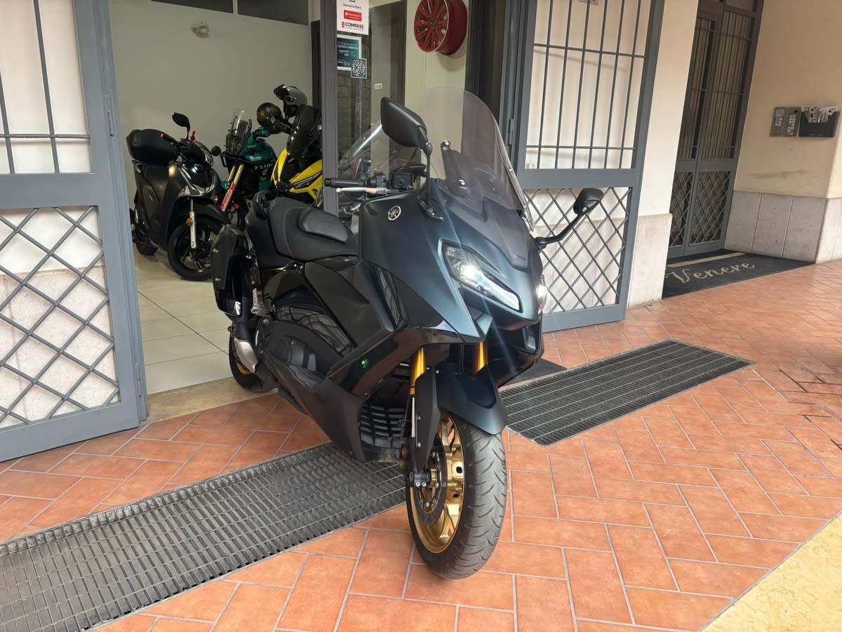 Yamaha TMax Tech Max – immagine 2
