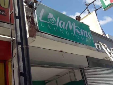 LOLAMOMS LAUNDROMAT ML Quezon Ext Antipolo Branch laundry shop in Antipolo