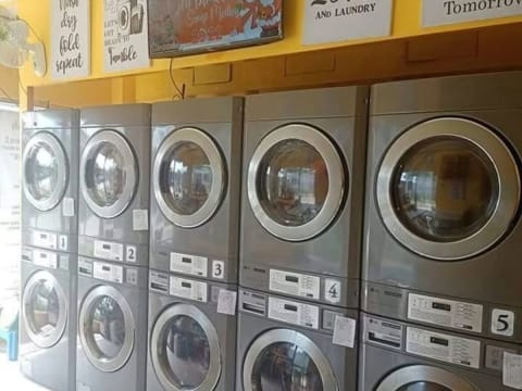 Bicwash Laundromat laundry shop in Lapu-Lapu City