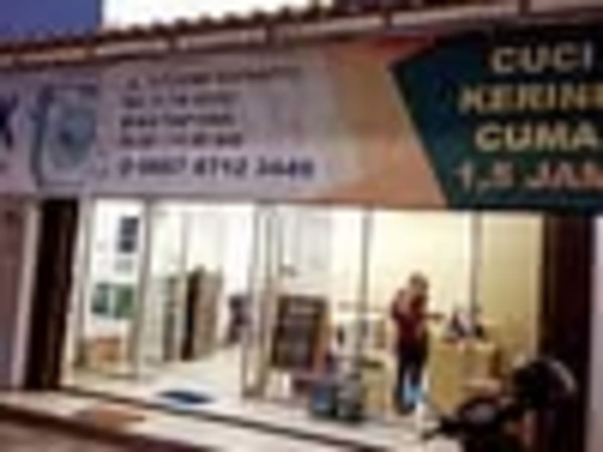 Koin Laundry Pak Cik laundry shop in Yogyakarta