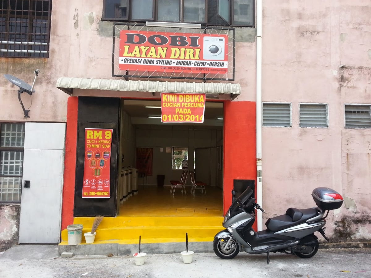 Mzemr Enterprise laundry shop in Bayan Lepas